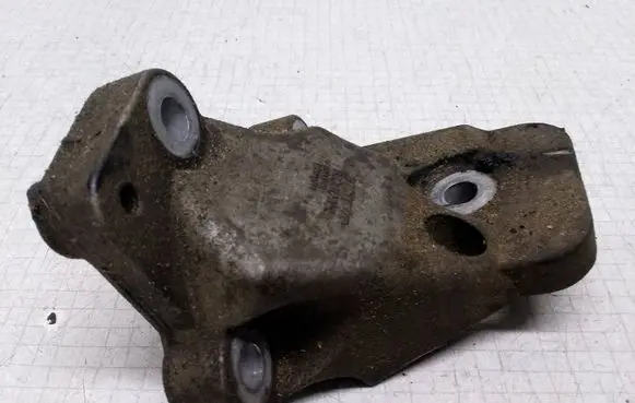 Volvo S60 Engine mounting bracket 86341232