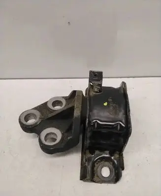 Opel Corsa E Engine mount bracket 55700655