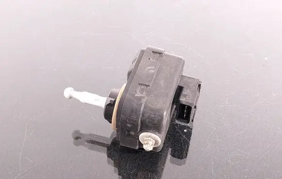 Volvo S60 Headlight level adjustment motor 