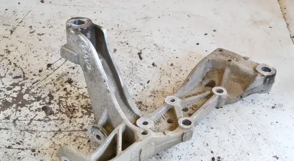 Volkswagen Golf Plus Front lower control arm/wishbone 1K0199296E