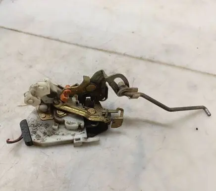 Mitsubishi Pajero Front door lock 