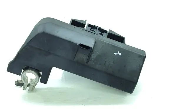 Volkswagen PASSAT CC Battery relay fuse 4F0915519