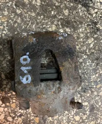 Volkswagen Golf V Front brake caliper