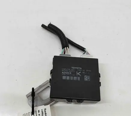 Toyota RAV 4 (XA50) Rear brake EMF control unit/module 15181111410 8905042030