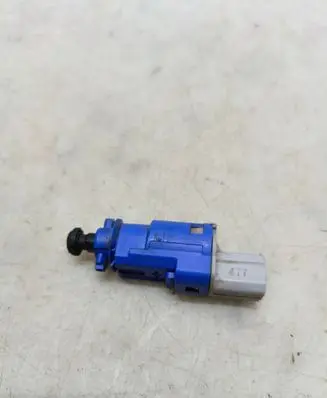 Renault Clio III Brake pedal sensor switch 8200276359 8200276359B