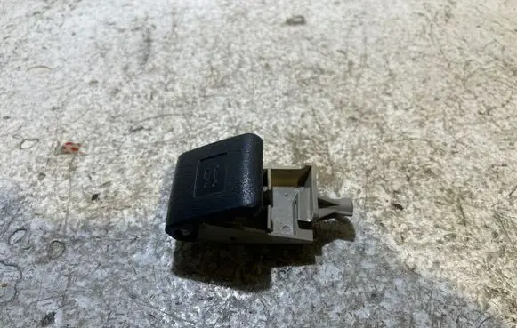 Engine bonnet (hood) release handle