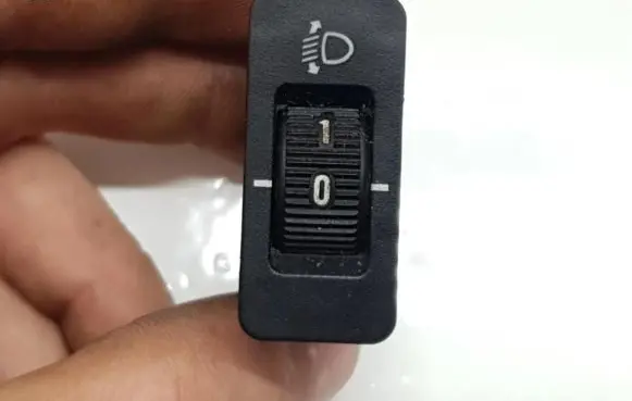 BMW 5 E39 Headlight level height control switch 8360460