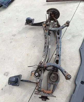 Volkswagen Golf VII Rear axle beam 