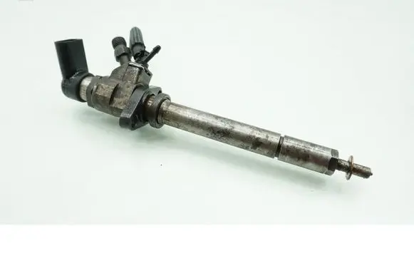 Volvo V50 Fuel injector 9657144580