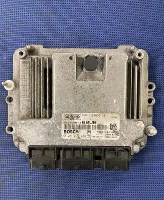 Ford Focus C-MAX Engine control unit/module 5M5112A650LB 0281012486