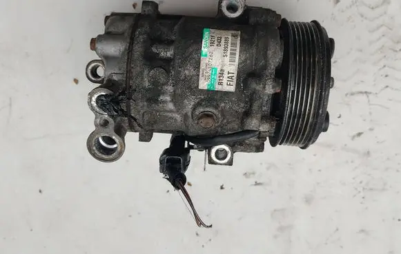 Opel Combo D Air conditioning (A/C) compressor (pump) 51893889