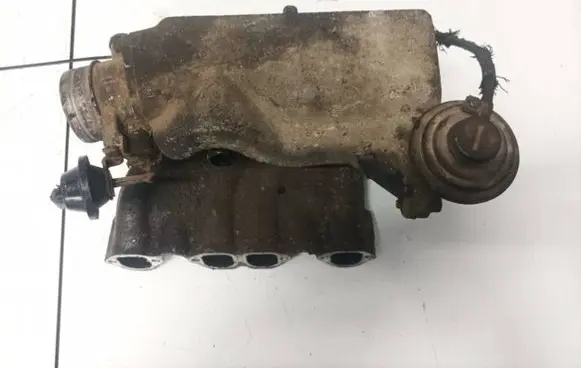 Volkswagen PASSAT B4 Intake manifold 028129713h