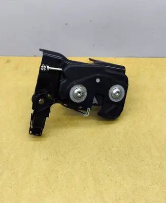 Mercedes-Benz E W212 Seat back rest lock catch A2129200276 Y71810