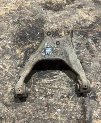 Mitsubishi L200 Front upper control arm/wishbone 