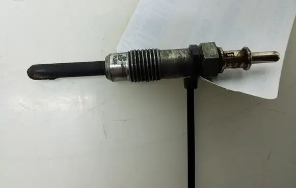 Mercedes-Benz Sprinter W901 W902 W903 W904 Glow plug A0011592601