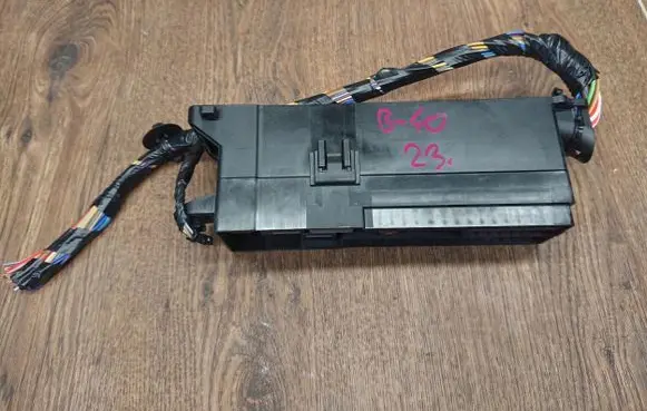 Ford C-MAX II Relay mounting block 
