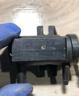 Mercedes-Benz E W212 Turbo solenoid valve A0091533128 70078208 0091533128