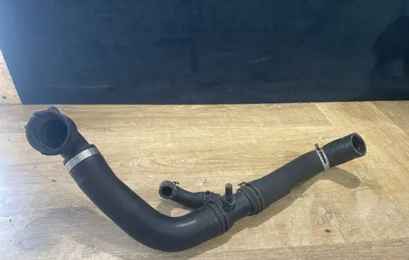Land Rover Range Rover Sport L494 Engine coolant pipe/hose CPLA8286CA CV1XA