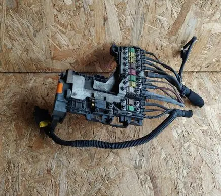 Peugeot 508 Battery control module 9800223680