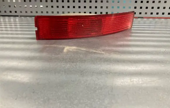 Third/center stoplight
