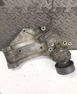 Volvo V50 Generator/alternator bracket 9682367380 51549F 08612