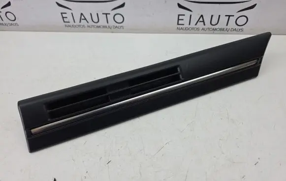 Subaru Leone 1800 Front door trim (molding) 91094GA210