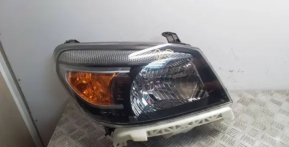 Ford Ranger Headlight/headlamp 1017176