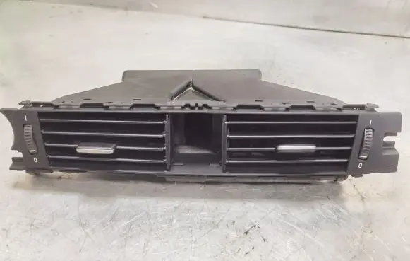 BMW 3 E90 E91 Dash center air vent grill 9130458