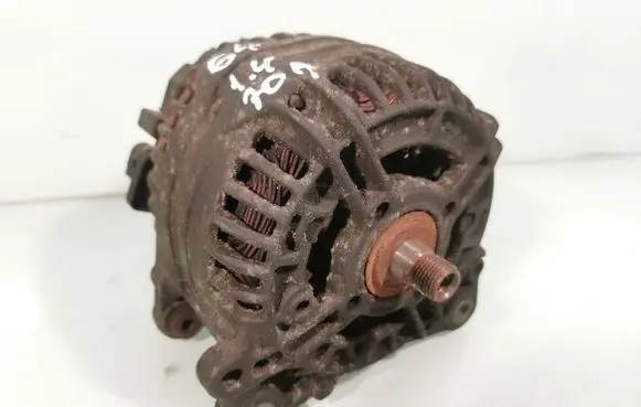 Volkswagen Golf IV Generator/alternator 028903028E