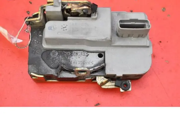 Peugeot 206 CC Front door lock