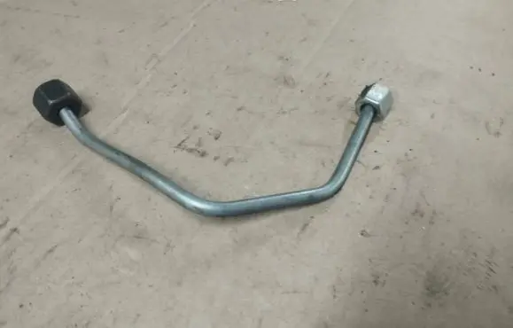 Fuel injector supply line/pipe