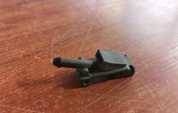 Volkswagen Polo IV 9N3 Windshield washer spray nozzle 3B0955985C