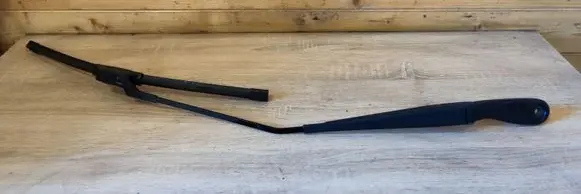 Volvo V50 Windshield/front glass wiper blade 31253997L