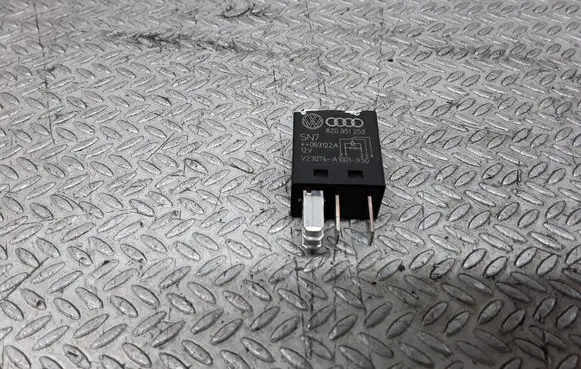 Audi A6 S6 C6 4F Other relay 8Z0951253