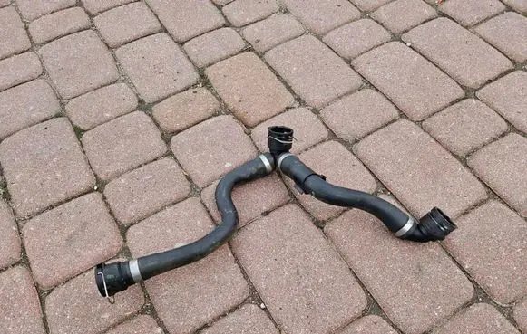 Toyota Supra A90 Engine coolant pipe/hose 8653606