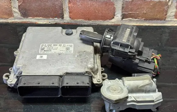 Engine ECU kit and lock set