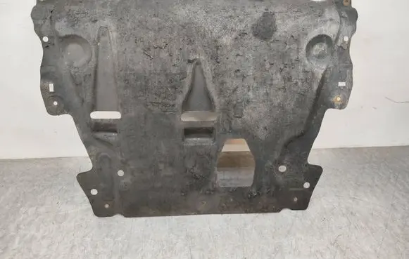 Volvo S60 Engine splash shield/under tray 31323254