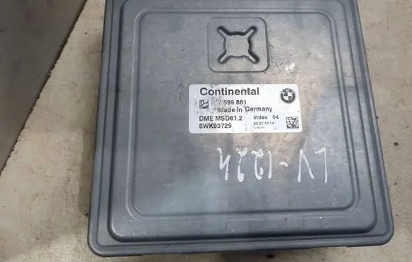 BMW 5 E60 E61 Engine control unit/module 7599881 5WK93729