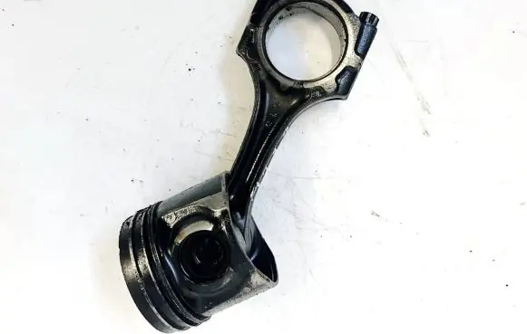 Toyota Avensis Verso Piston with connecting rod