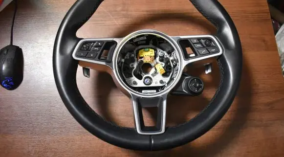 Porsche Panamera (971) Steering wheel F141