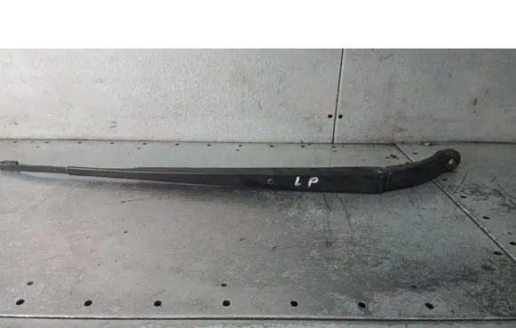 Honda HR-V Front wiper blade arm 