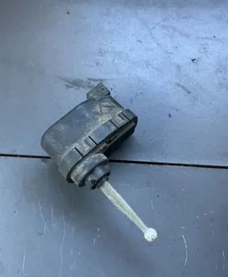 BMW 3 E36 Headlight level adjustment motor 0307851327