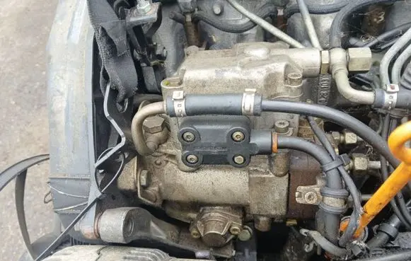 Volkswagen PASSAT B5 Fuel injection high pressure pump 0460404986