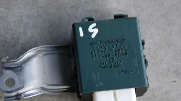 Lexus IS 220D-250-350 Door control unit/module 200KM