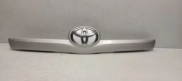 Toyota Verso Tailgate trim 768110F050 1F7 COLOR1F7