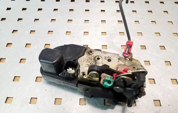 Jeep Grand Cherokee (WJ) Rear door lock
