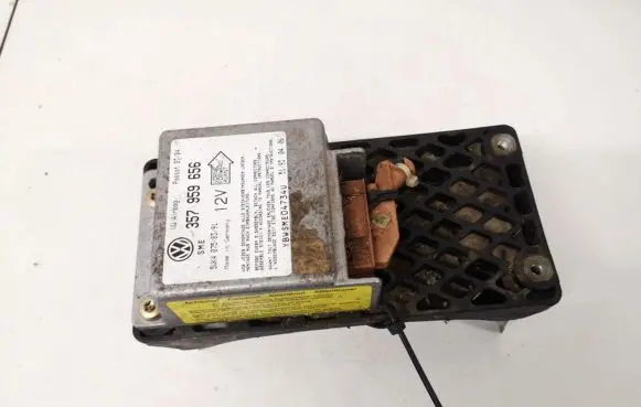 Volkswagen PASSAT B4 Airbag control unit/module 357959656 5wk4075