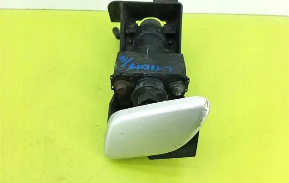 Mazda 3 I Headlight washer spray nozzle 