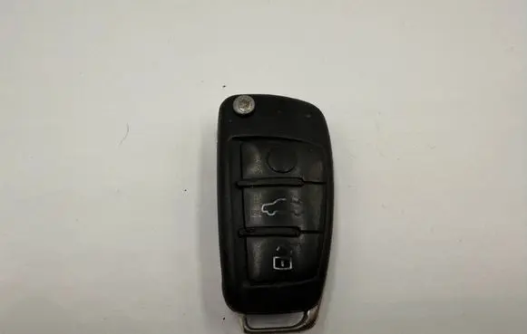 Audi A4 S4 B7 8E 8H Ignition key/card 8E0837220Q