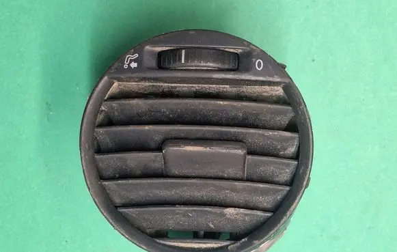 Volkswagen Caddy Dash center air vent grill 2k0819703b